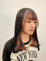 內層挑染粉橘色作品，設計師 Tina，台中北區PHIROS HAIR 一中店