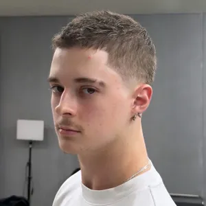 hair preview 1370ae1b-9f2c-4e70-be4b-252c4b5210b0