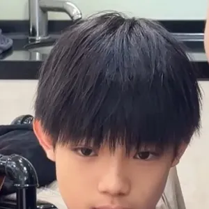 hair preview 1aeb28c6-016f-4c7b-a9d1-0e1fd0e45494