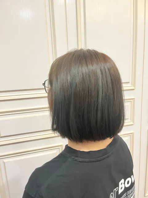 亞麻霧綠棕作品參考，設計師 士嘉