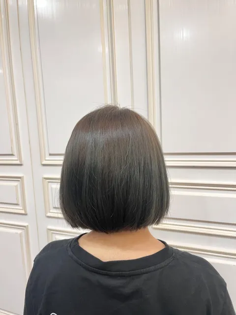 亞麻霧綠棕作品參考，設計師 士嘉