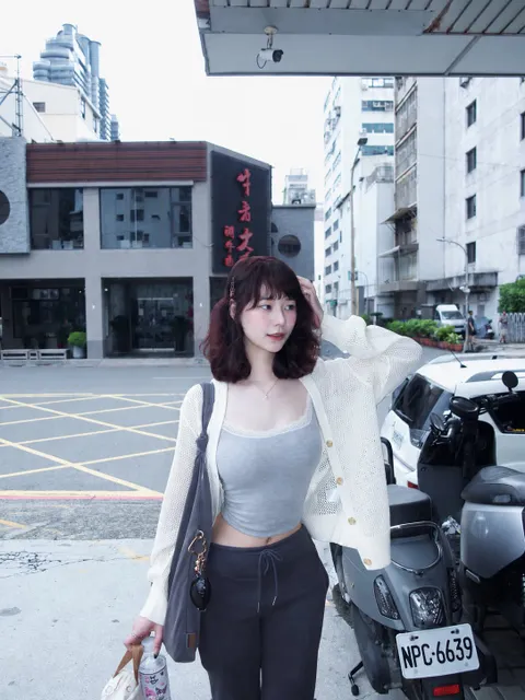 層次波波燙+紅棕色作品參考，設計師 阿軒