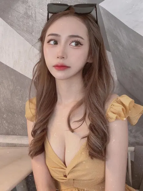 女生染髮作品參考，設計師 Ivan