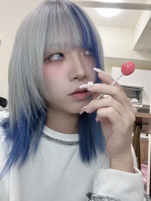 日系挑染 高層次剪裁作品參考，設計師 Momo