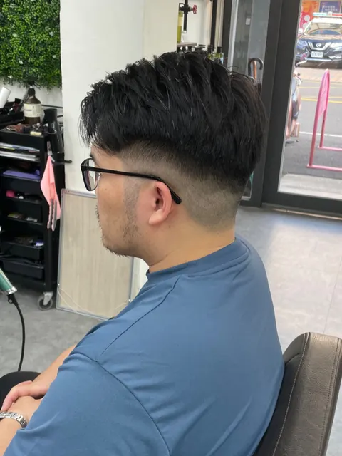 俐落男士剪髮作品參考，設計師 Allan/大帥