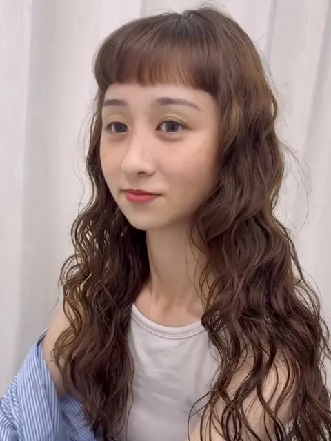 生活色長髮＋泰迪捲作品參考，設計師 婧廷🪐 E8