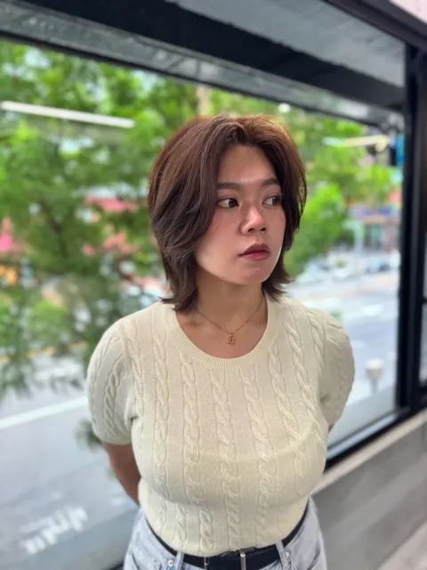 日系層次剪髮、免漂顯白髮色作品參考，設計師 Ginnie Lin