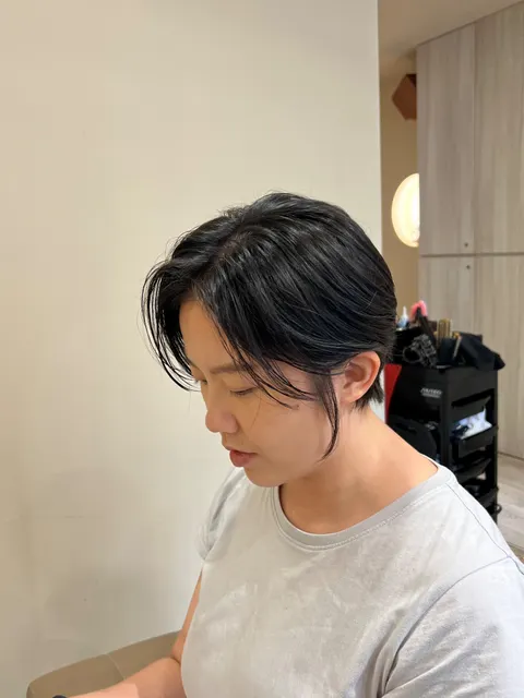 韓系濕亮感短髮作品參考，設計師 Fiona