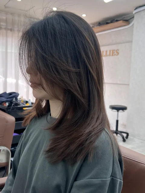 羽毛剪作品參考，設計師 佩佩