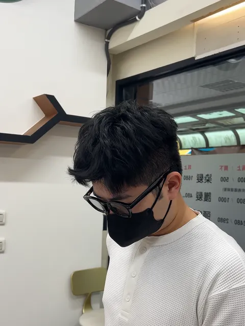染髮作品參考，設計師 Mia