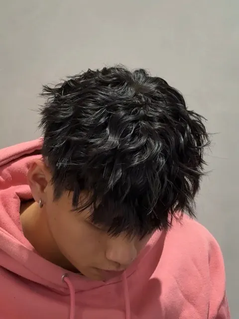 束狀紋理燙作品參考，設計師 小豆