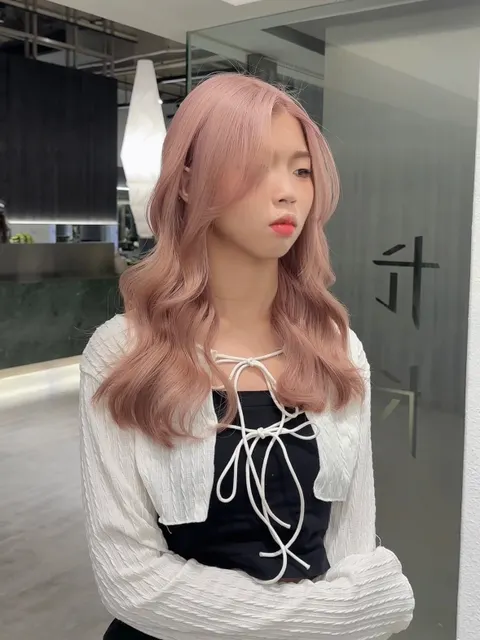 櫻花粉金色作品參考，設計師 姵 宇