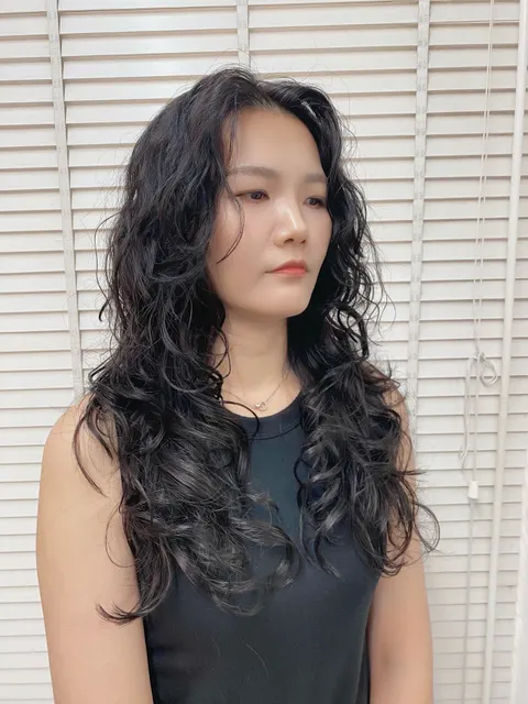 高波紋捲髮作品參考，設計師 Amy