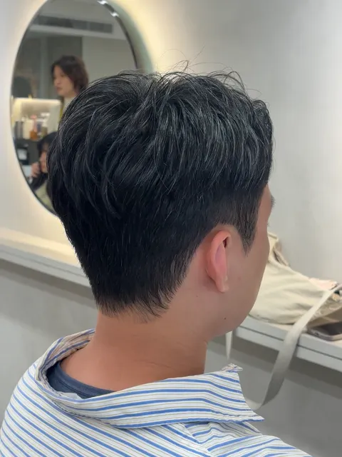 這邊有一些男生髮型作品參考，設計師 橙橙