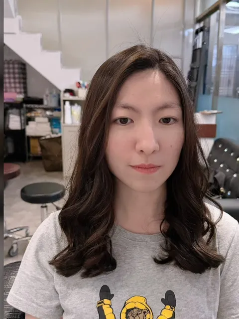 韓系捲髮中長髮作品參考，設計師 Becky
