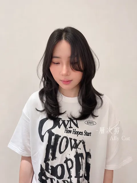 韓系層次剪裁作品參考，設計師 ALLY