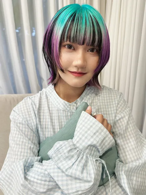 特殊髮色作品參考，設計師 禦寒