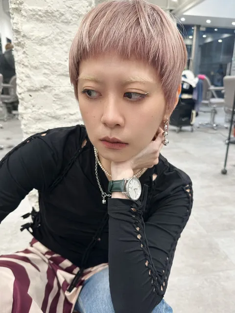 特殊髮色作品參考，設計師 禦寒
