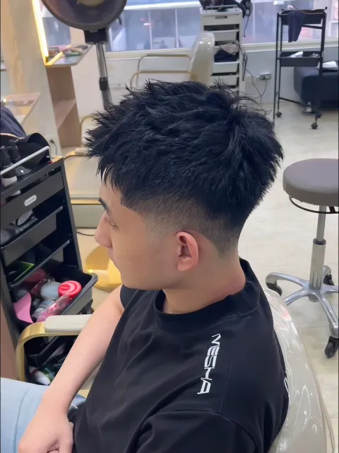男士剪裁 區塊漸層作品參考，設計師 艾里歐