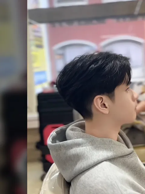 韓系側分作品參考，設計師 艾里歐