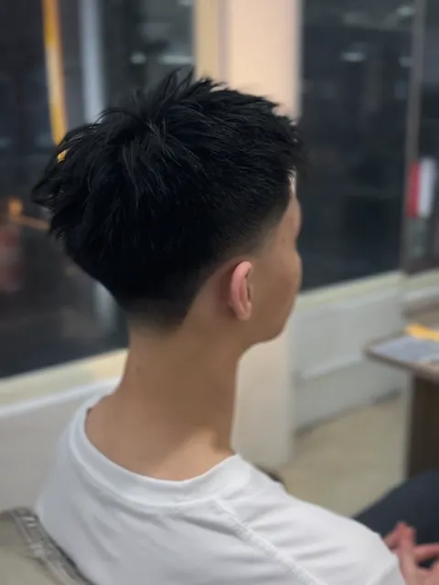 男士剪裁 區塊漸層作品參考，設計師 艾里歐