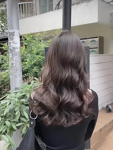 法式慵懶燙作品參考，設計師 Hannah