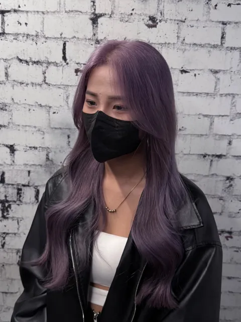 紫灰髮色💜作品參考，設計師 77💜台北髮型師｜特殊色染髮｜漂髮專門｜髮質重建