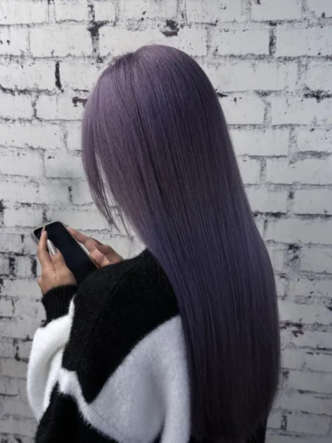 紫灰髮色💜作品參考，設計師 77💜台北髮型師｜特殊色染髮｜漂髮專門｜髮質重建