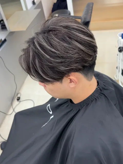 線條染-白髮共存-挑染作品,設計師 Rick,桃園中壢區Sieg 中壢威尼斯店