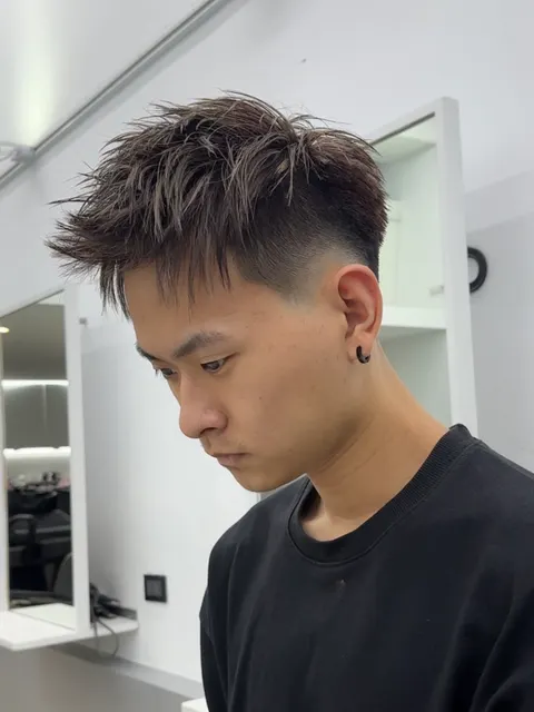 前刺頭+挑染線條染作品參考，設計師 Rick
