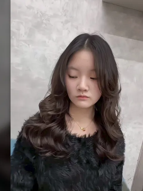 層次燙髮、挑漂設計作品參考，設計師 Top-hair