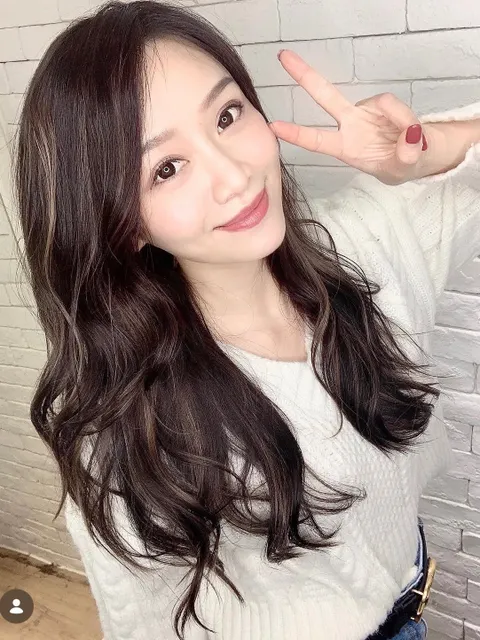 「單色染膩了？試試光線設計染」作品參考，設計師 設計師 美加🌸班表按頭貼➡️貼文