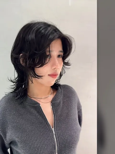 層次髮型｜外翹燙｜霧感髮色作品參考，設計師 奎茵