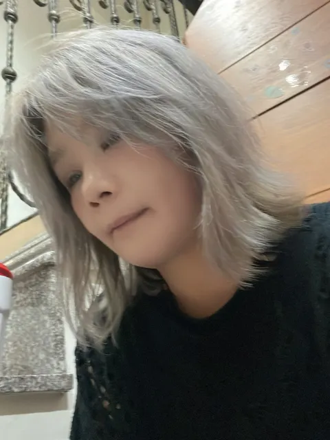 特殊髮色作品參考，設計師 林裘裘