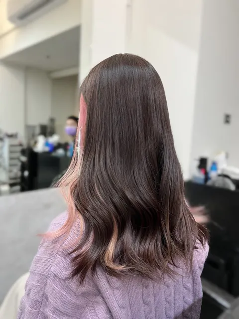 質感染髮作品參考，設計師 Silvia