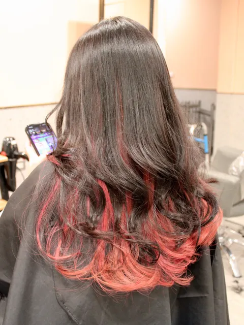 黑曜桃粉耳圈染 🖤🩷作品,設計師 Lyan🐈⬛,高雄新興區PS8 hair salon