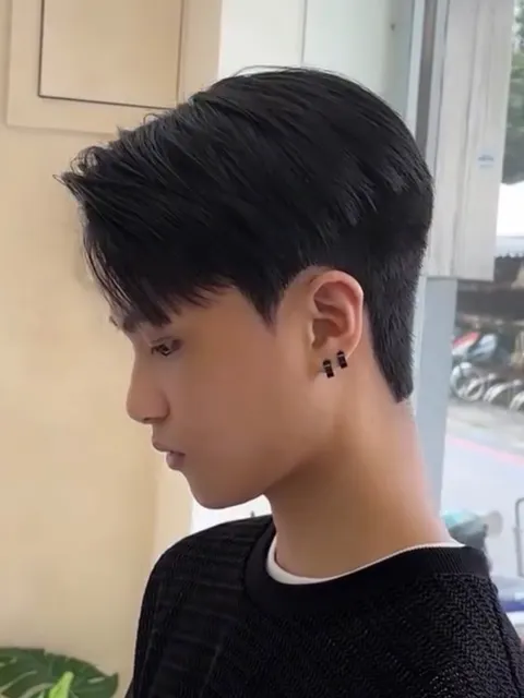 陸韓系男生髮型作品參考，設計師 彥銘
