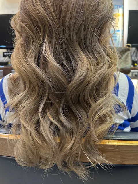 漸層染.手刷染 .光線染.白髮共存.漂髮 第 1 張作品照