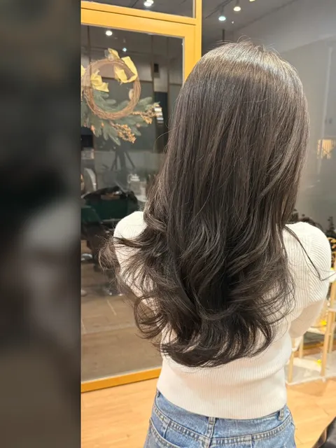 高顏值髮色作品參考，設計師 💈Winnie✂️庭庭兒💇