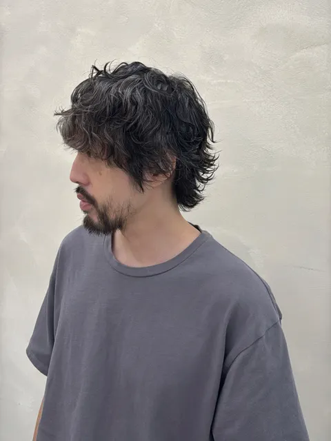 萊斯利卷髮作品參考，設計師 黎維EV