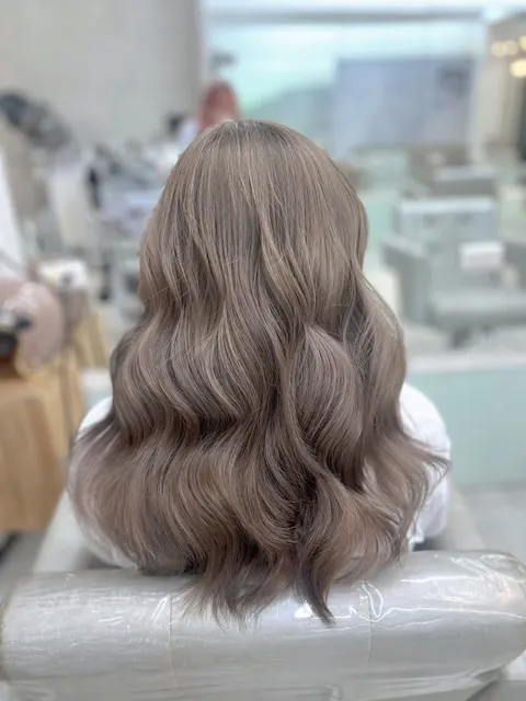 染髮&燙髮作品參考，設計師 璐娜🌟𝕃𝕦𝕟𝕒🎀 髮型設計師（渝渝）