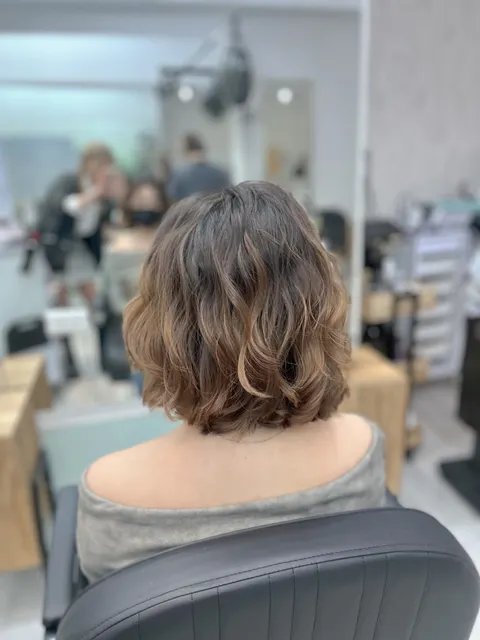 染髮&燙髮作品參考，設計師 璐娜🌟𝕃𝕦𝕟𝕒🎀 髮型設計師（渝渝）