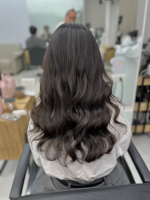染髮&燙髮作品參考，設計師 璐娜🌟𝕃𝕦𝕟𝕒🎀 髮型設計師（渝渝）