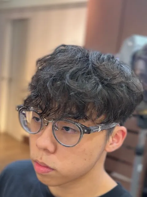 慵懶男生捲髮作品參考，設計師 Ben
