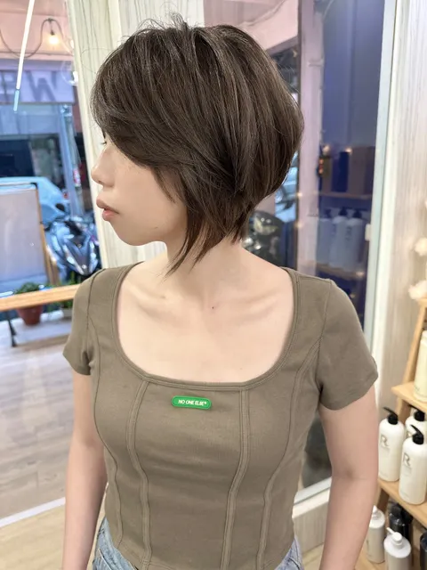 日系瘦臉輕短髮 第 1 張作品照