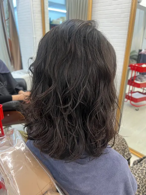 慵懶層次燙作品參考，設計師 淑君