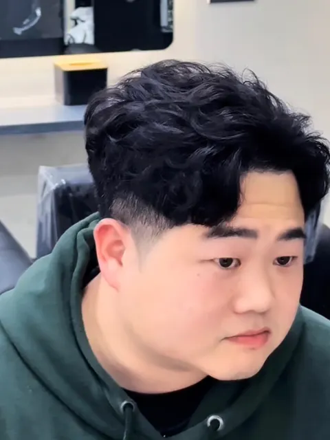 男生燙髮作品參考，設計師 BEAR