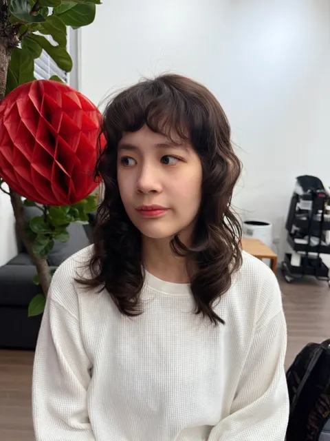 法式層次燙作品參考，設計師 Niki
