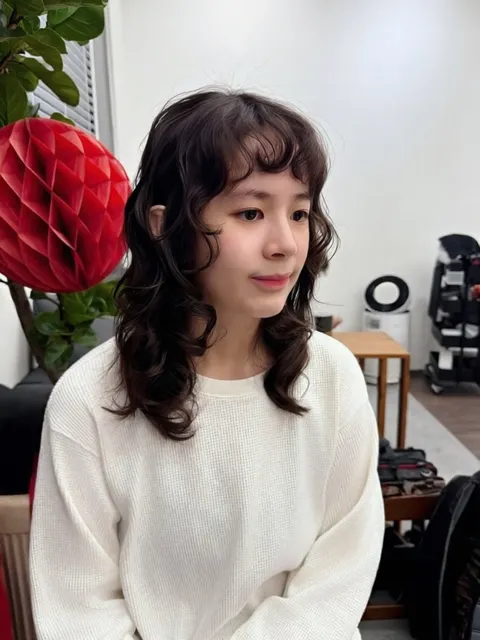 法式層次燙作品參考，設計師 Niki