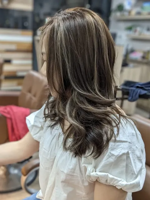 挑染作品參考，設計師 髮型師✂Amanda✂